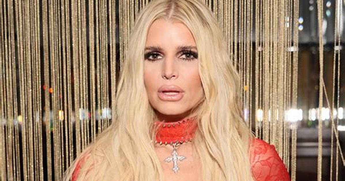 A Barely-Recognizable Jessica Simpson Stepped out in Nyc to Receive an Icon Award