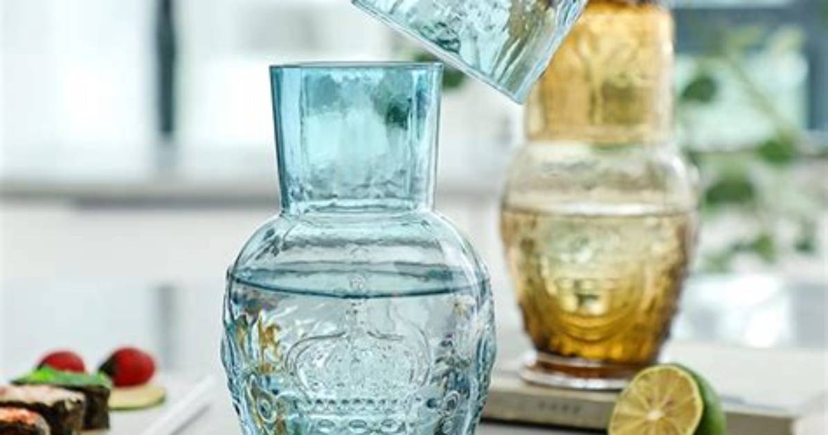 A Bedside Water Carafe, a Trivia Game for the Whole Family and Last Minute Gifts