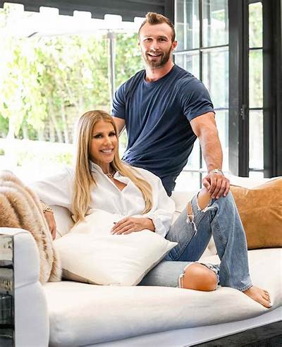 A Look into Tracy Tutor and Erik Anderson Relationship