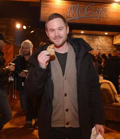 Aaron Ashmore Height, Weight, Net Worth, Age, Birthday, Wikipedia, Who, Nationality, Biography