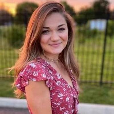 Abby Howard Bio (Wiki)