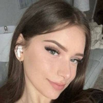 Abgxlina - Age, Family, Bio