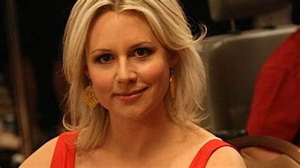 Abi Titmuss Height, Weight, Net Worth, Age, Birthday, Wikipedia, Who, Instagram, Biography