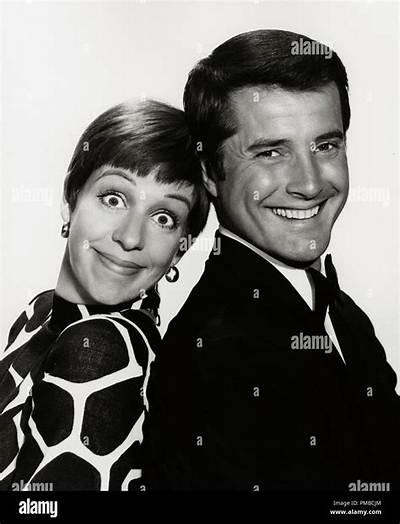 Actor Lyle Waggoner of the Carol Burnett Show Fame Dies at Age 84!