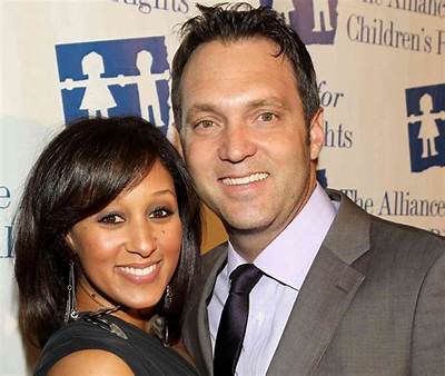 Adam Housley Bio (Wiki)