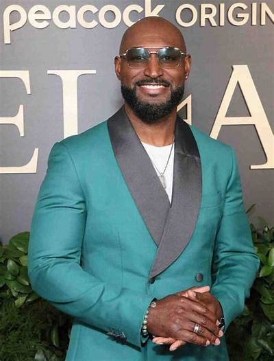 Adrian Holmes Height, Weight, Net Worth, Age, Birthday, Wikipedia, Who, Nationality, Biography