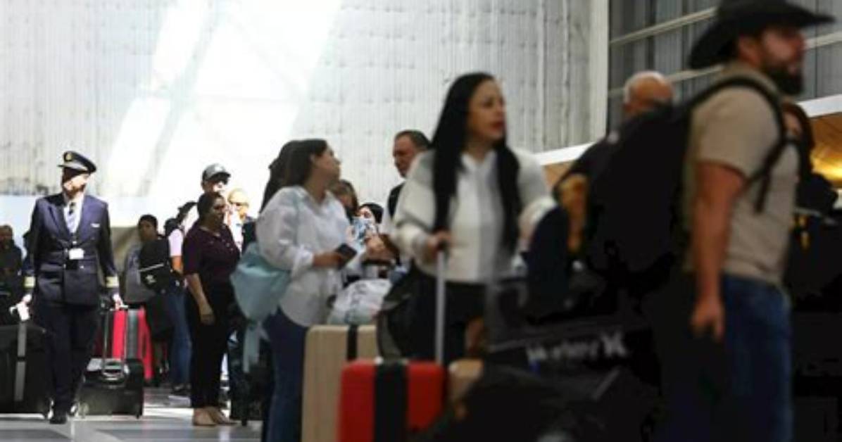 Airlines Ordered to Stop Hiding Fees, Give Full Refunds Instead of Vouchers