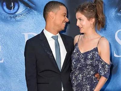 Aisling Loftus and Jacob Anderson Wedding – Midwich Cuckoos Actress’ Married Life