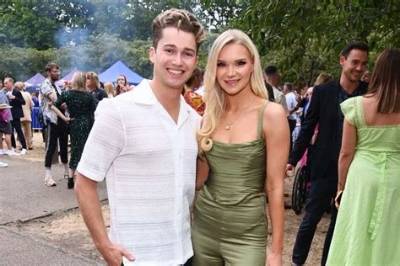 Aj Pritchard’s Girlfriend Abbie Quinnen Swiftly Avoids a Wardrobe Malfunction