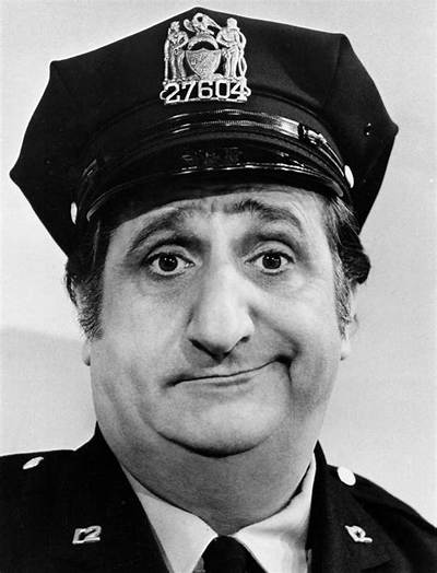 Al Molinaro Net Worth - Wiki, Age, Weight and Height, Relationships, Family, and More