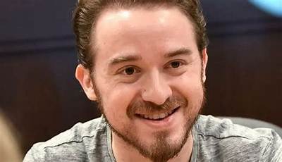 Alex Hirsch Net Worth - Wiki, Age, Weight and Height, Relationships, Family, and More