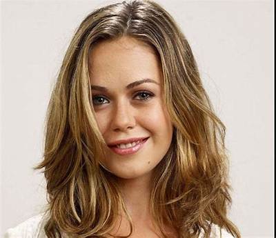Alexis Dziena Height, Weight, Net Worth, Age, Birthday, Wikipedia, Who, Nationality, Biography