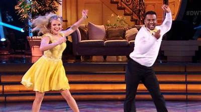 Alfonso Ribeiro Breaks out ‘The Carlton’ One Last Time