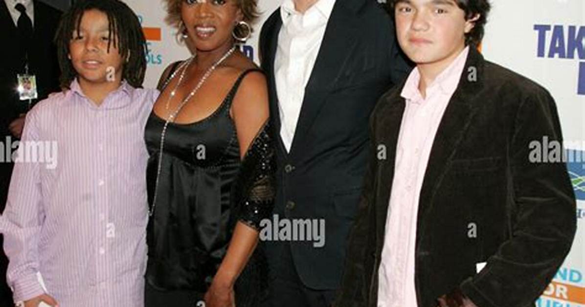 Alfre Woodard - Age, Family, Bio