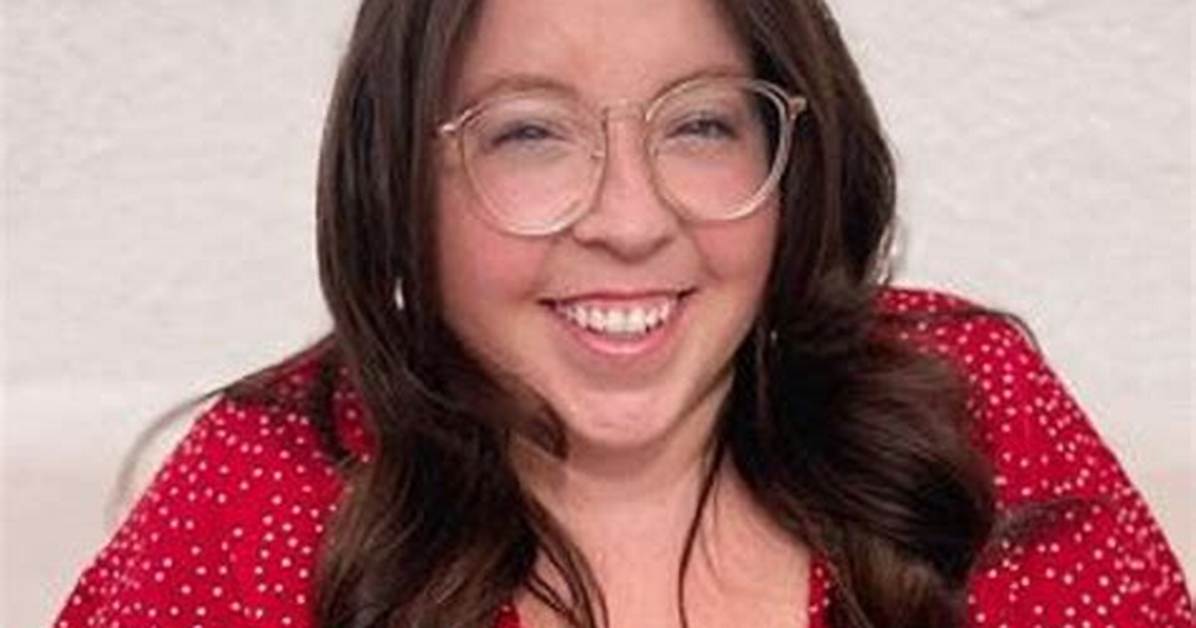 Alicia Mccarvell - Age, Family, Bio