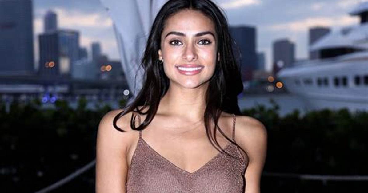All About Renata Notni: Age, Height, Boyfriend, Net Worth, Family