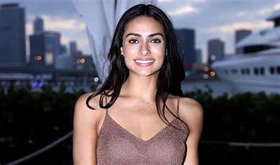 All About Renata Notni: Age, Height, Boyfriend, Net Worth, Family