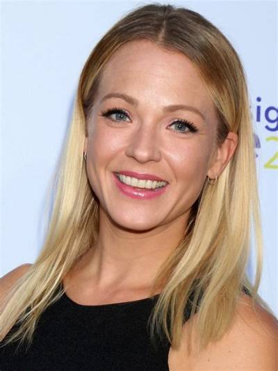 Amanda Clayton Height, Weight, Net Worth, Age, Birthday, Wikipedia, Who, Instagram, Biography