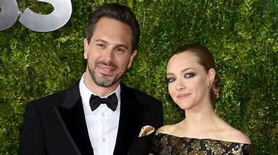 Amanda Seyfried and Thomas Sadoski Secretly Eloped over the Weekend