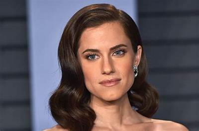 American Actress Allison Williams Splits from Her Husband Ricky Van Veen!