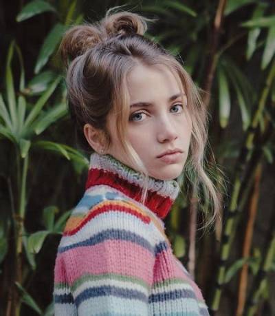 American Actress and Social Media Personality, Emily Rudd Is Now Enoying Her Love Life with Her Boyfriend, Justin Ball Since 2015