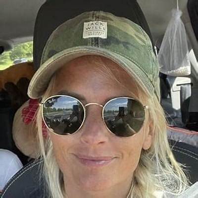 Amy-Jo Simpson - Age, Family, Bio
