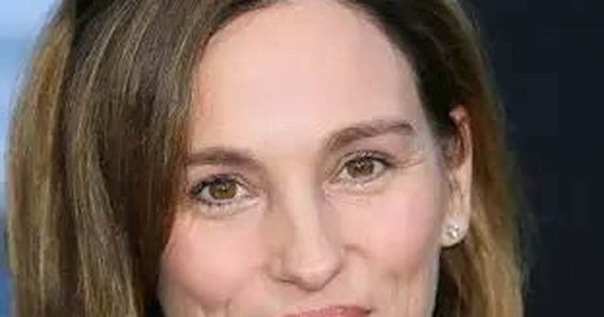 Amy Johnson - Age, Family, Bio