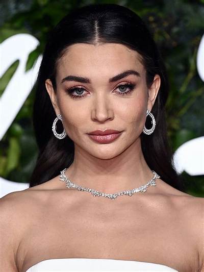 Amy Louise Jackson Height, Weight, Net Worth, Age, Birthday, Wikipedia, Who, Instagram, Biography