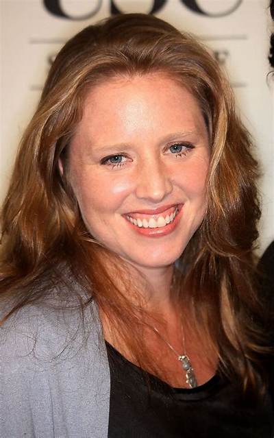 Amy Redford Bio (Wiki)