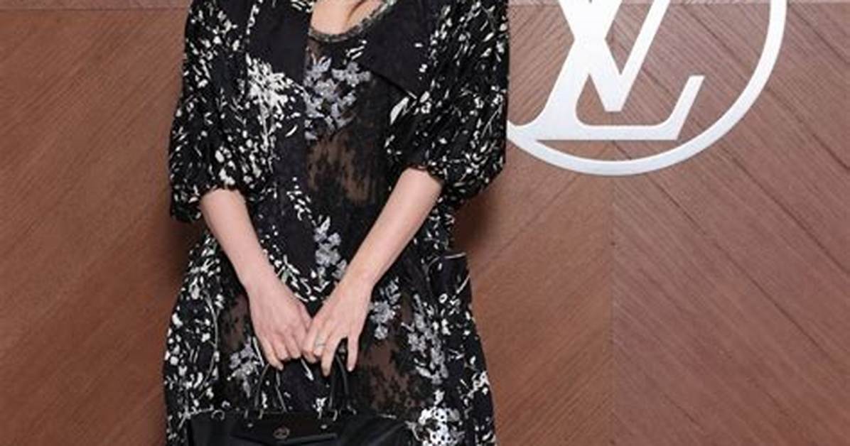 Ana De Armas in Louis Vuitton at the 2023 Baftas: Tacky, Cheap or Fun?