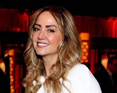 Andrea Legarreta - Age, Family, Bio