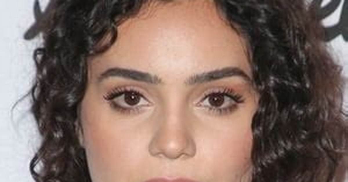 Andrea Londo - Age, Family, Bio
