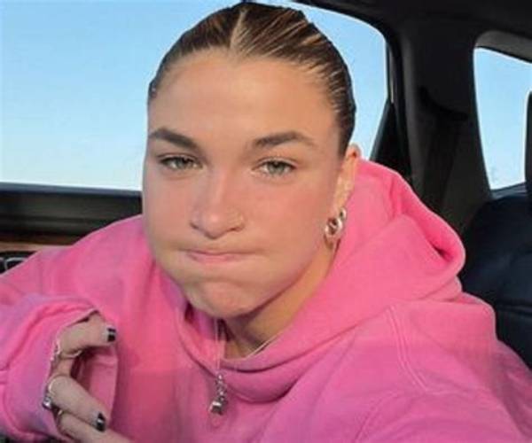Andrea Posner - Age, Family, Bio