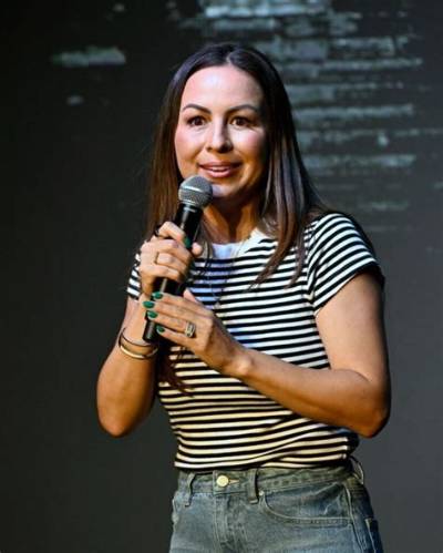 Anjelah Johnson Bio (Wiki)