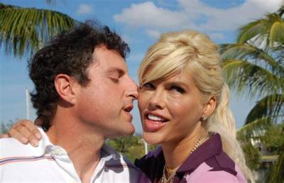 “Anna Nicole Smith and Howard K. Stern Got Married” Links