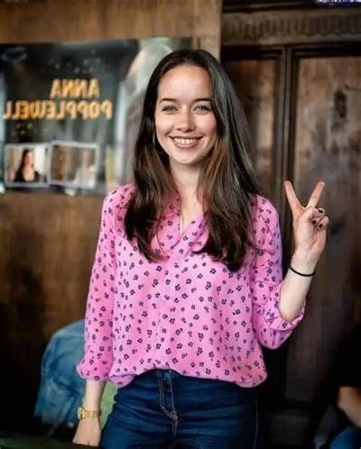 Anna Popplewell Height, Weight, Net Worth, Age, Birthday, Wikipedia, Who, Nationality, Biography