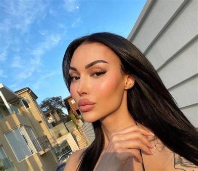 Annelese Milton - Age, Family, Bio