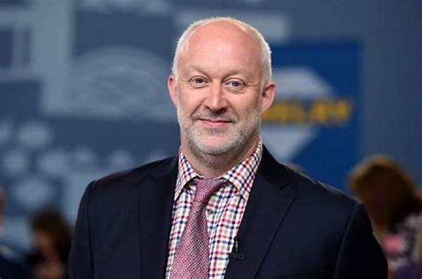 Antiques Roadshow: Alasdair Nichol Wikipedia Weight Loss Wife and Net Worth