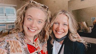 Are Leah Marlene Dad Derry and Mom Deanna Still Married? Meet Her Parents & Siblings