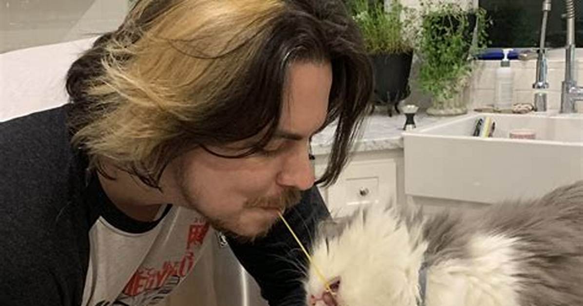 Arin Hanson Pets - Celebrity Pets