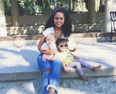 Ash Santos - Age, Family, Bio