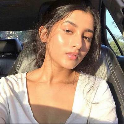 Ashlesha Thakur Height, Weight, Net Worth, Age, Birthday, Wikipedia, Who, Nationality, Biography