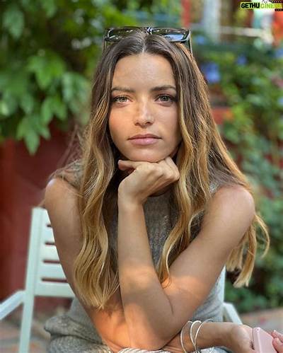 Aurora Ruffino - Age, Family, Bio
