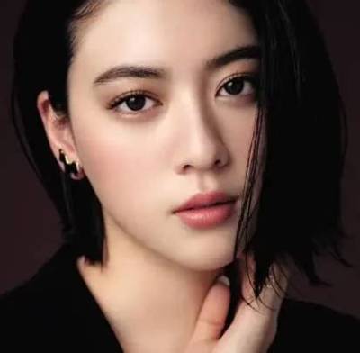 Ayaka Miyoshi - Age, Family, Bio
