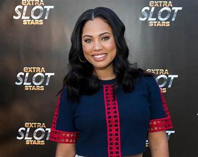 Ayesha Curry Height, Weight, Net Worth, Age, Wiki, Who, Instagram, Biography