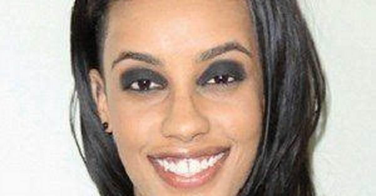 Azmarie Livingston - Age, Family, Bio