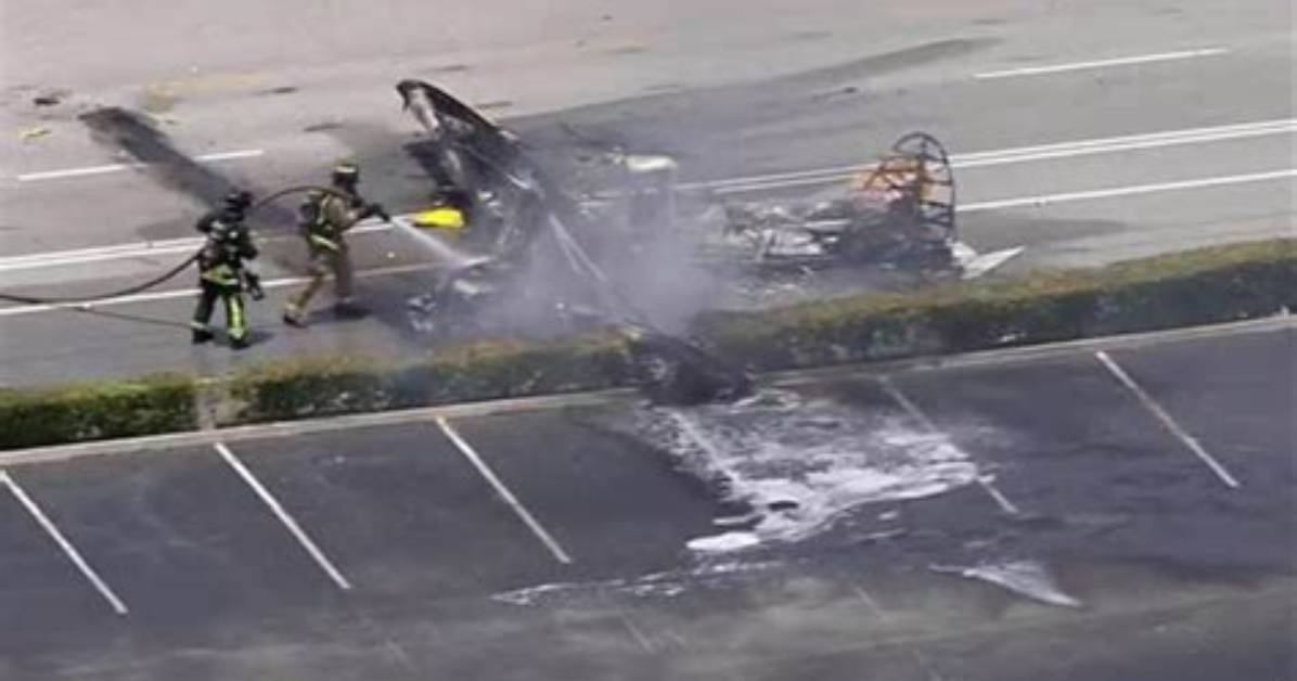 Banner Plane Crashes in Hollywood, Prompting Tributary Messages Online for Dead Pilot