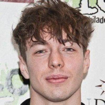 Barns Courtney - Age, Family, Bio
