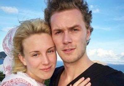 Barron Hilton Bio (Wiki)