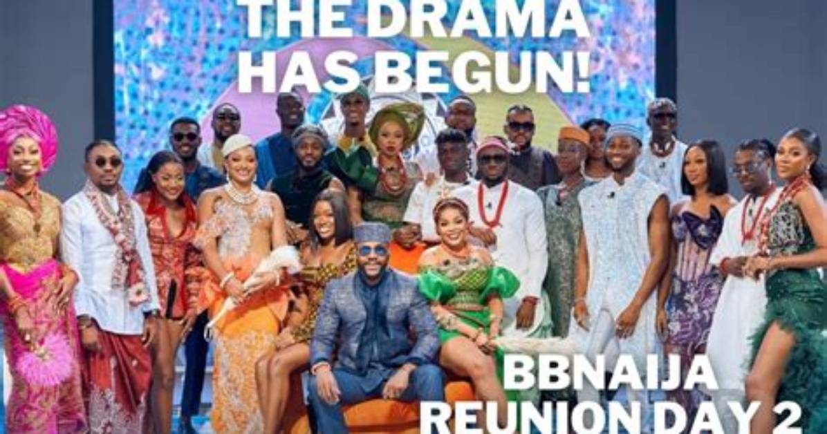Bbnaija Season 7: Deji Gifts Chichi Flowers and Congratulatory Note as She Bags First Endorsement